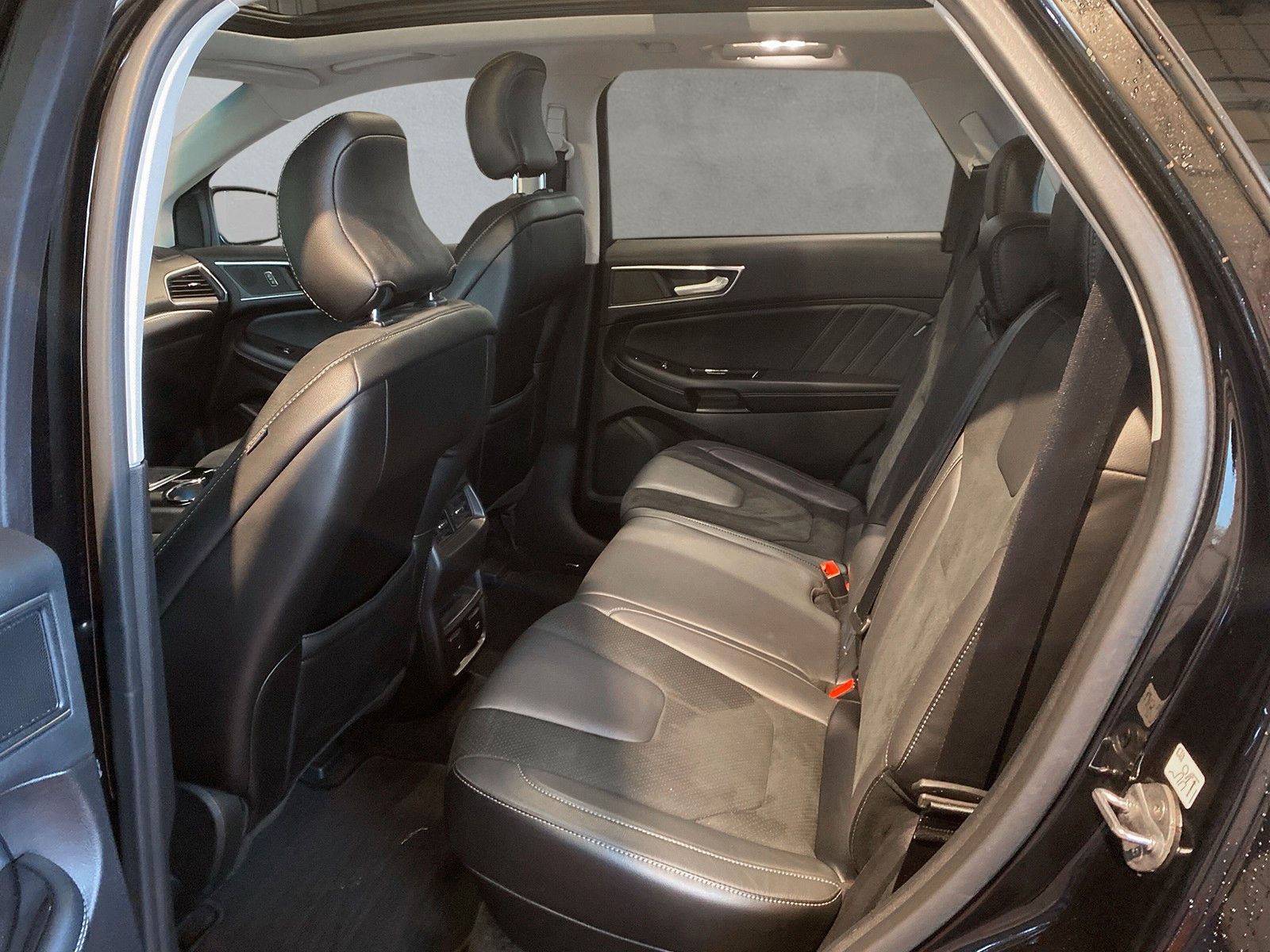 Fahrzeugabbildung Ford Edge ST-Line 4x4