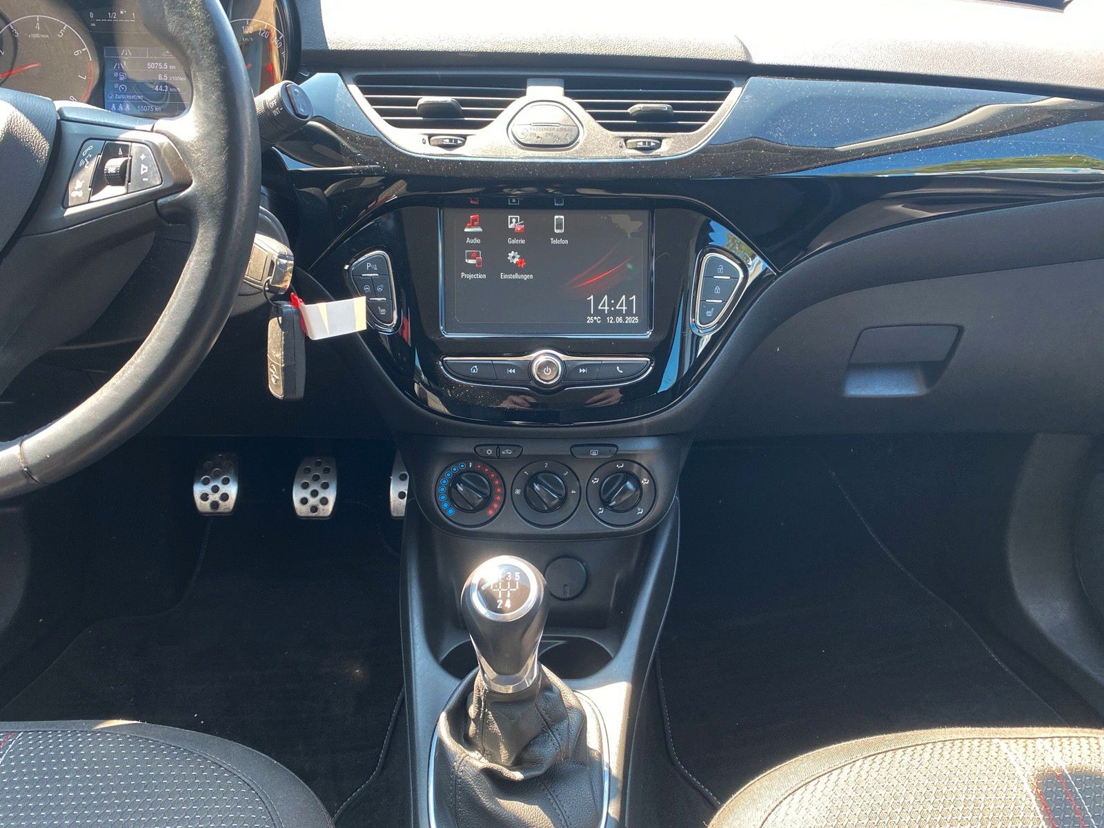 Fahrzeugabbildung Opel Corsa E Color Edition