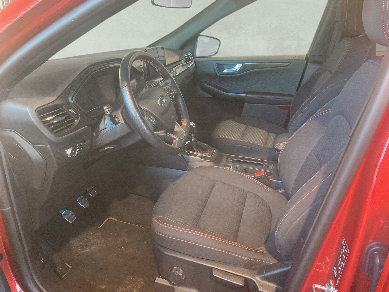 Fahrzeugabbildung Ford Kuga ST-Line 2x4