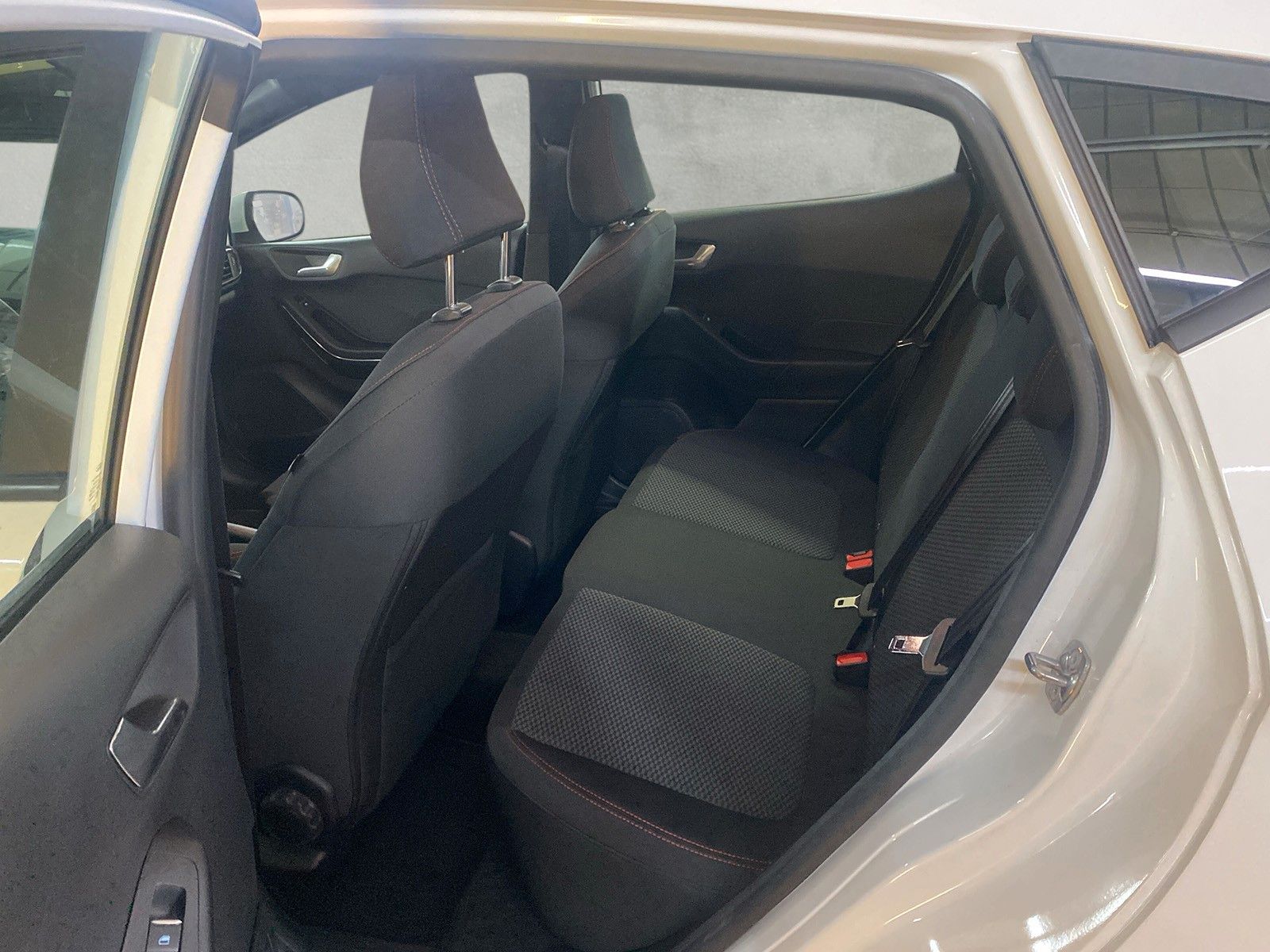 Fahrzeugabbildung Ford Fiesta ST-Line 5-türig