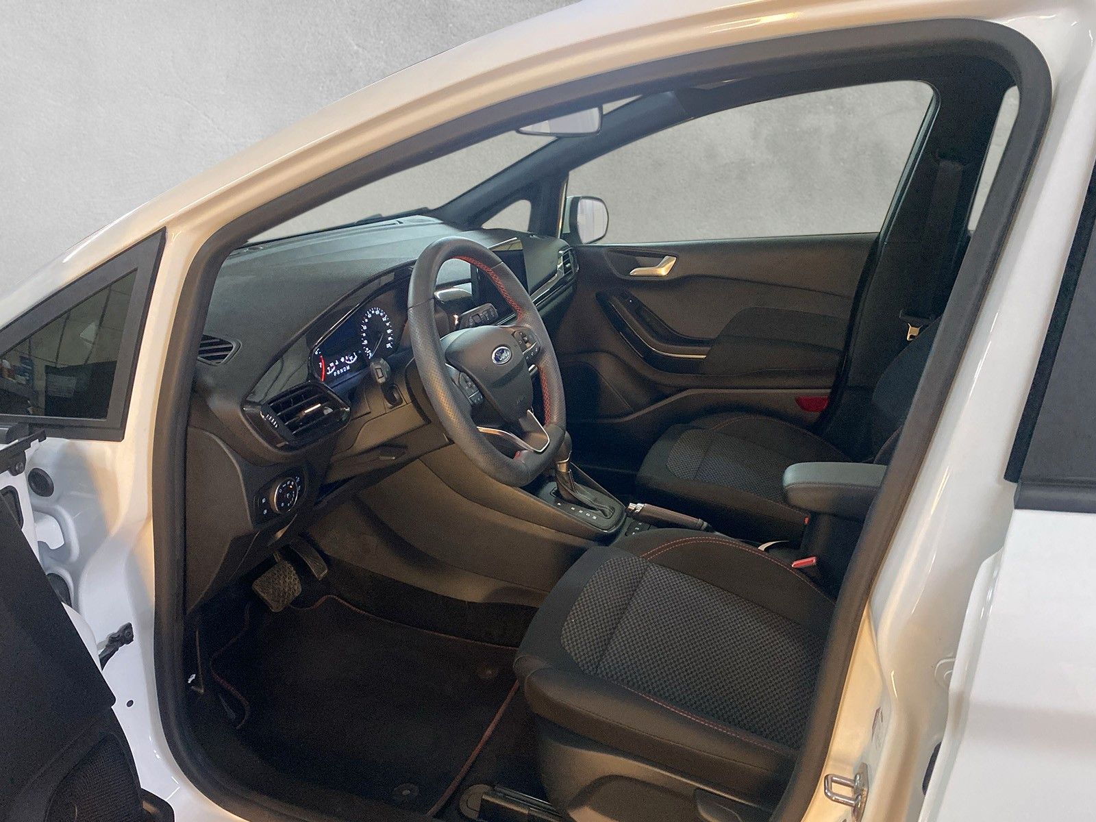 Fahrzeugabbildung Ford Fiesta ST-Line 5-türig