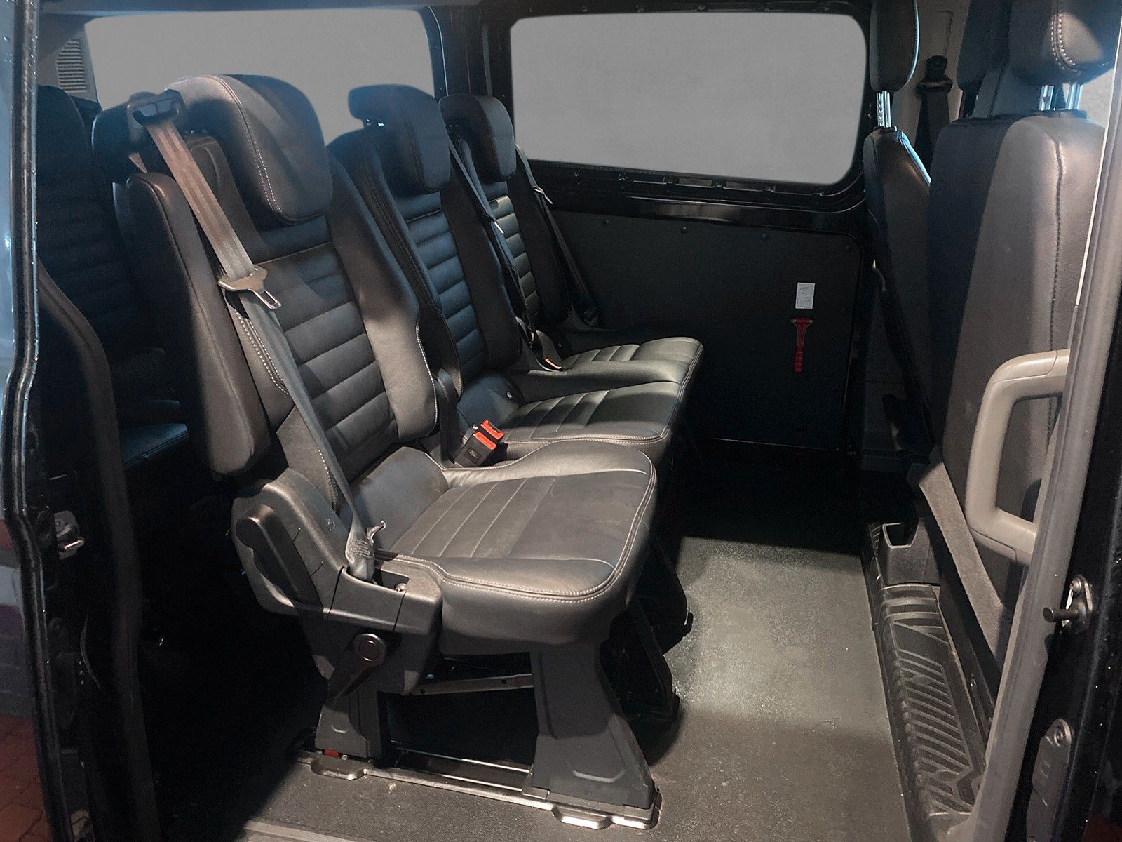 Fahrzeugabbildung Ford Custom Kombi 340 L2 Trail