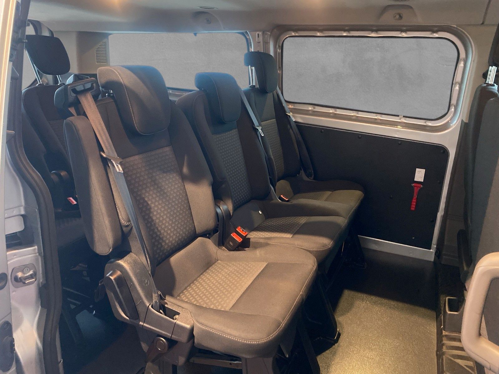 Fahrzeugabbildung Ford Custom Kombi 320 L2 Trend