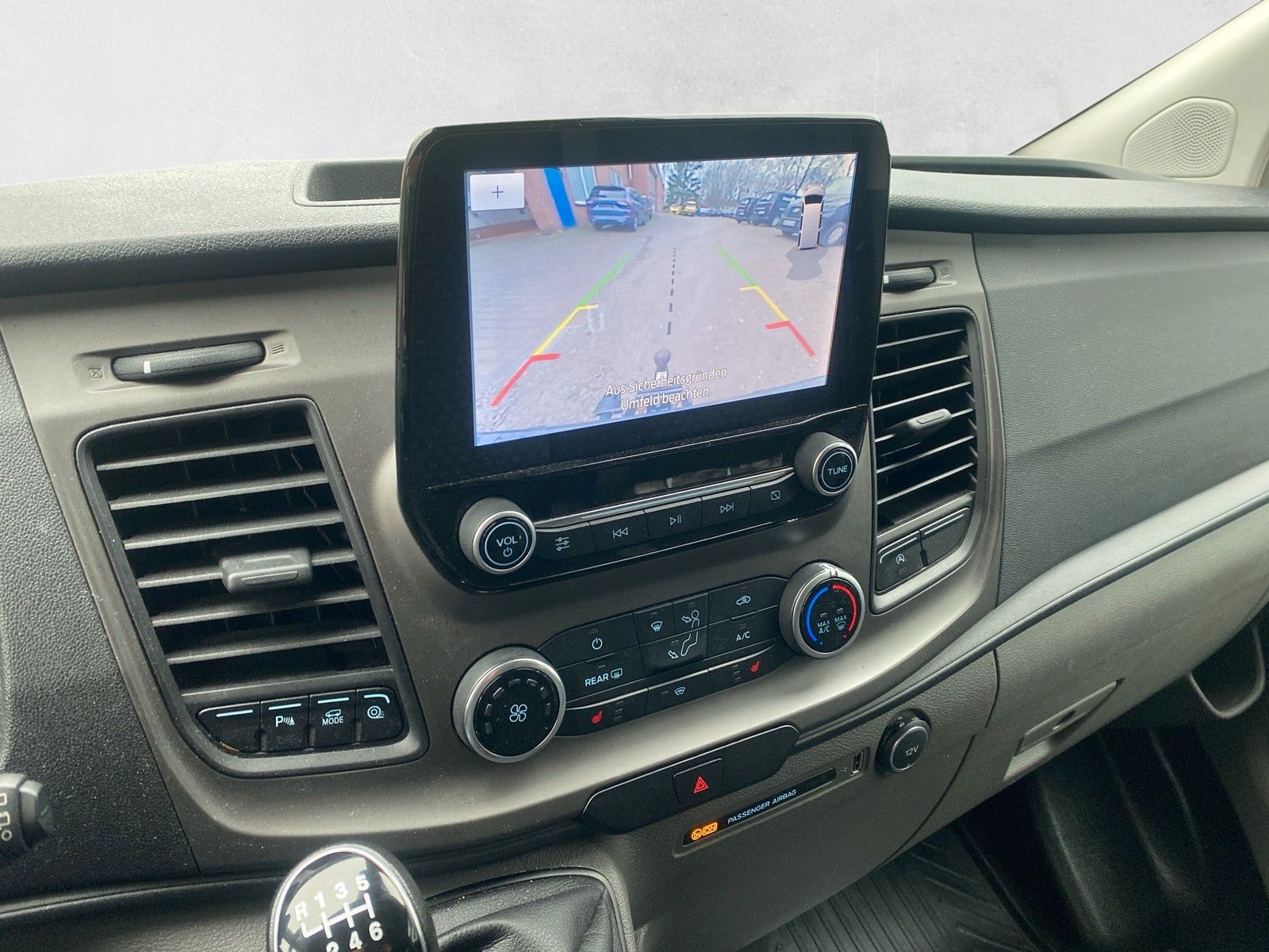 Fahrzeugabbildung Ford Custom Kombi 320 L2 Trend