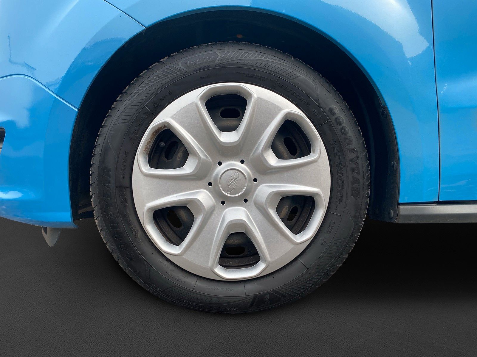 Fahrzeugabbildung Ford Tourneo Courier Trend