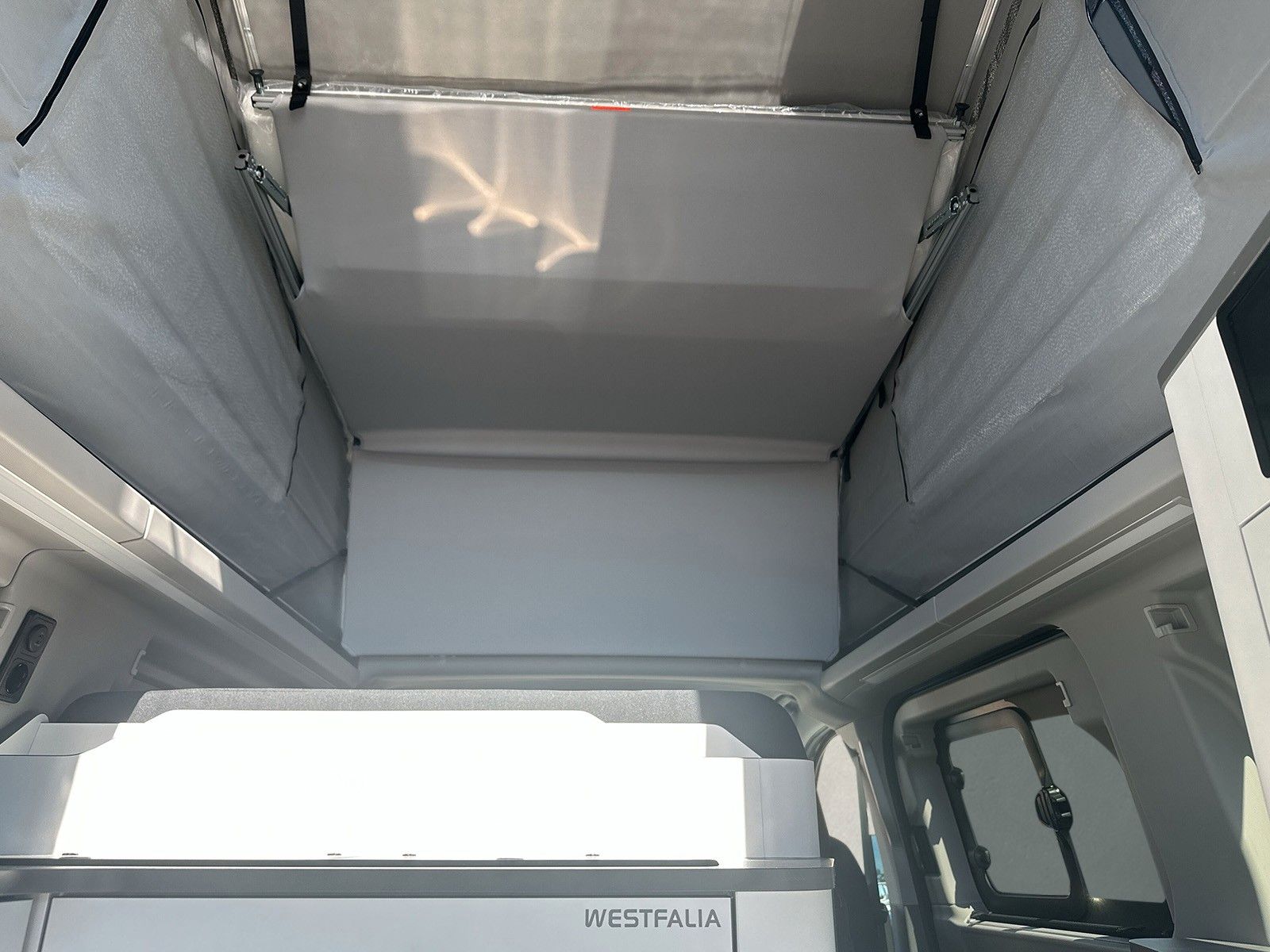 Fahrzeugabbildung Ford Nugget Titanium L1 mit PV Anlage/Techno 6