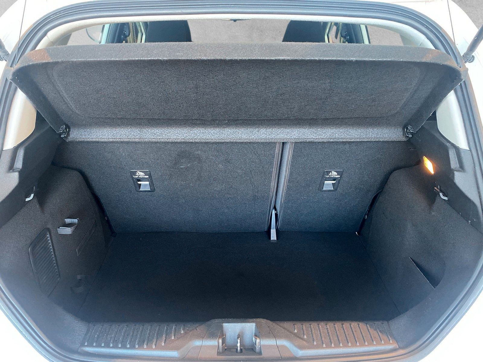 Fahrzeugabbildung Ford Fiesta Cool & Connect 5-türig