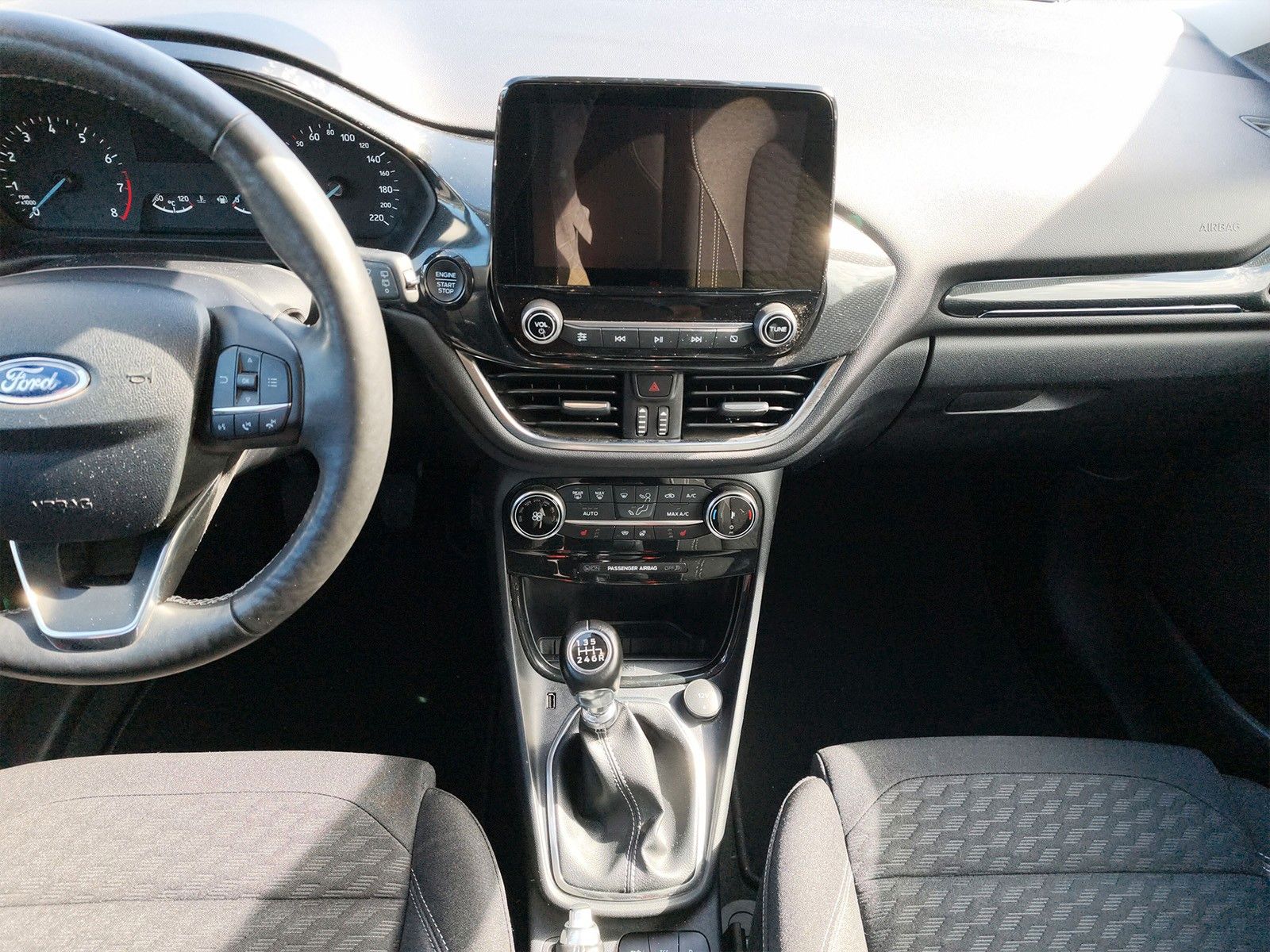 Fahrzeugabbildung Ford Puma Titanium
