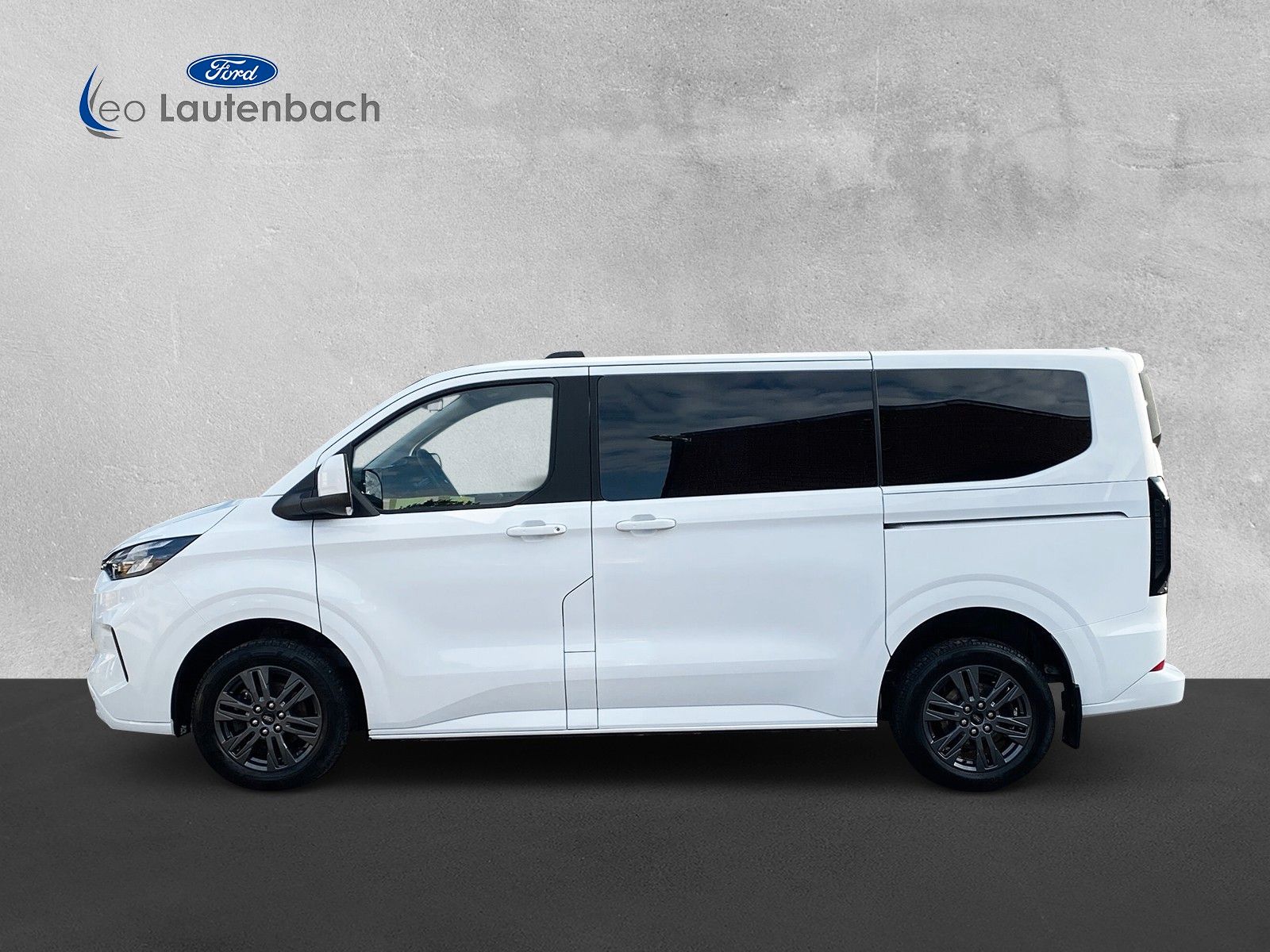 Fahrzeugabbildung Ford Tourneo Custom 2.0 EcoBlue 320 L1 Titanium