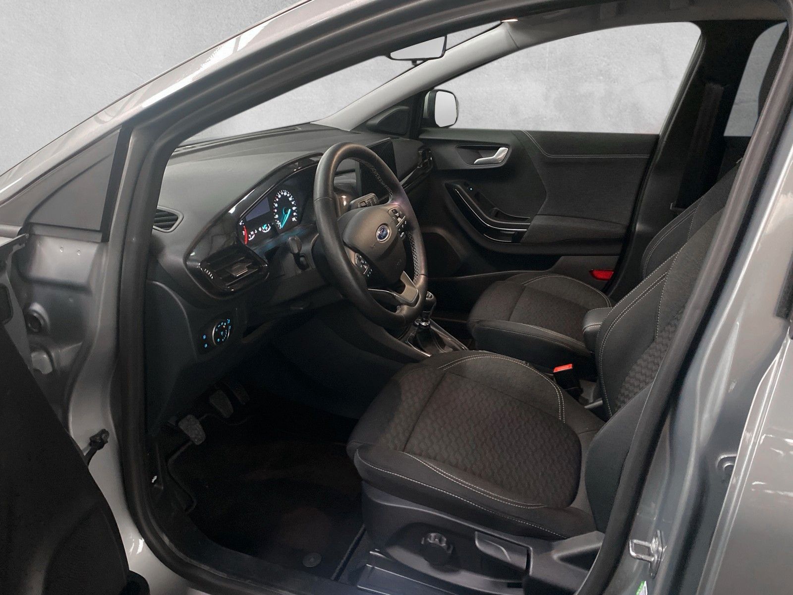 Fahrzeugabbildung Ford Puma Titanium Design