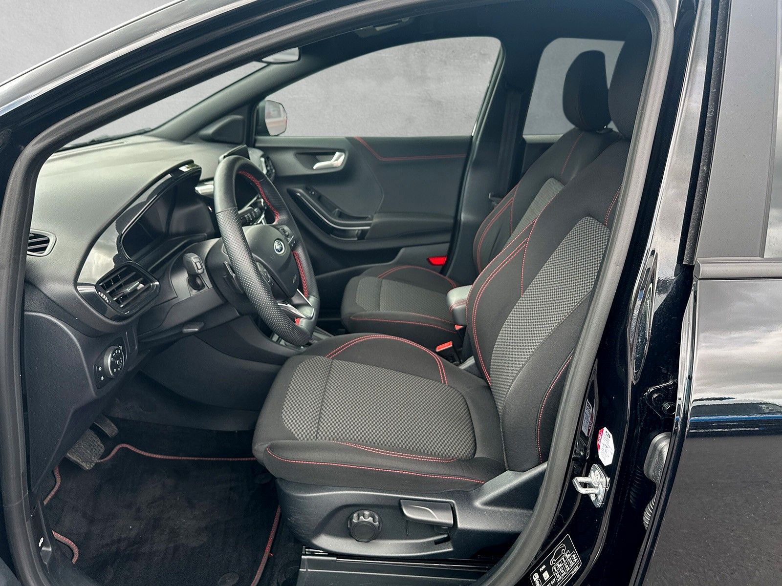 Fahrzeugabbildung Ford Puma ST-Line