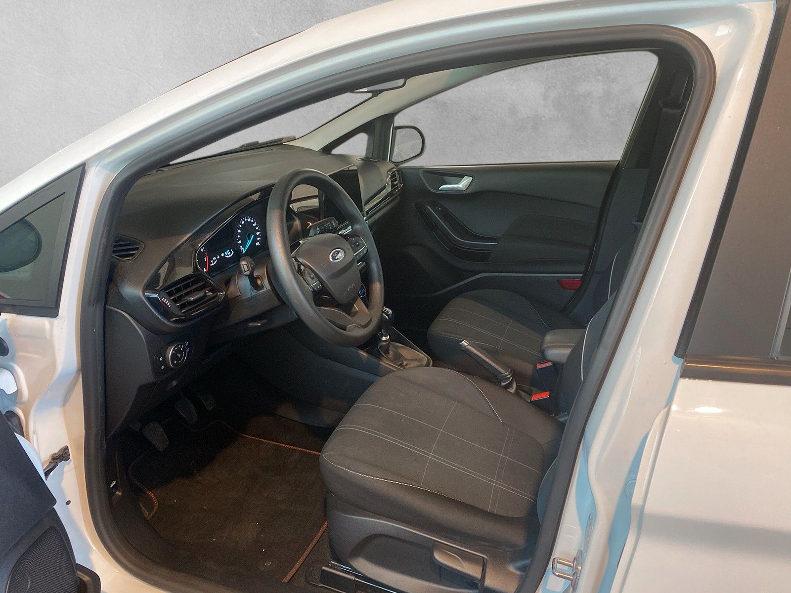 Fahrzeugabbildung Ford Fiesta Cool & Connect 5-türig