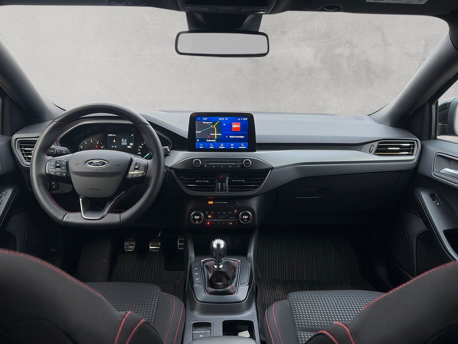 Fahrzeugabbildung Ford Focus Lim. ST-Line