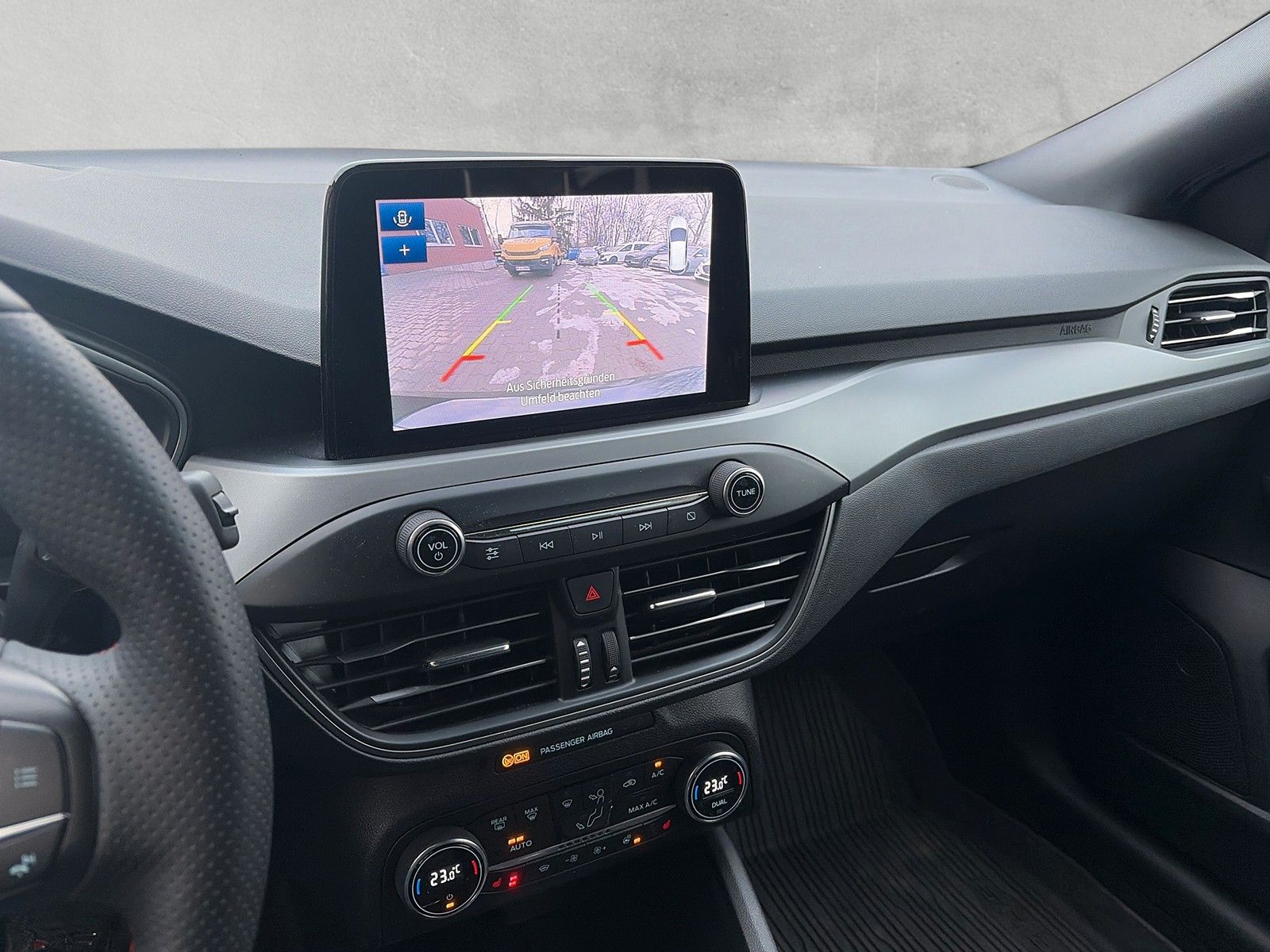 Fahrzeugabbildung Ford Focus Lim. ST-Line