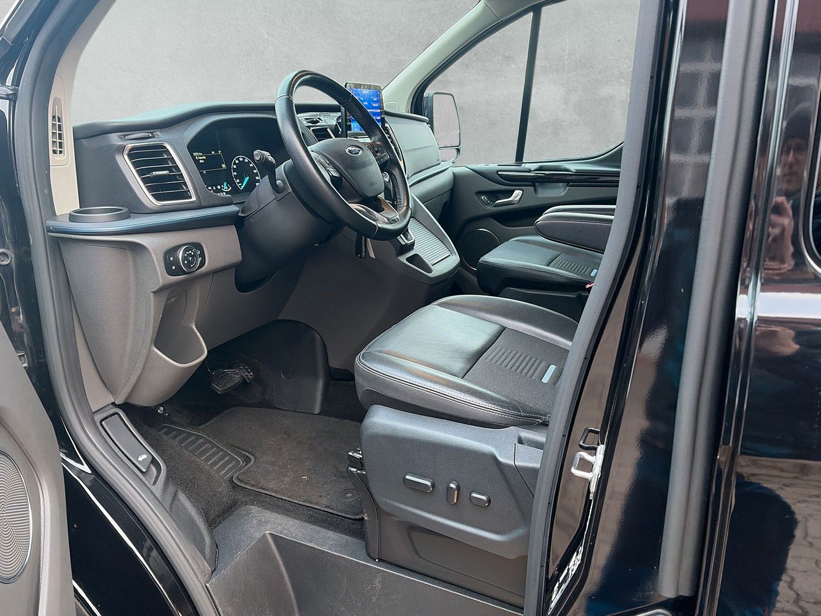 Fahrzeugabbildung Ford Tourneo Custom Active L1