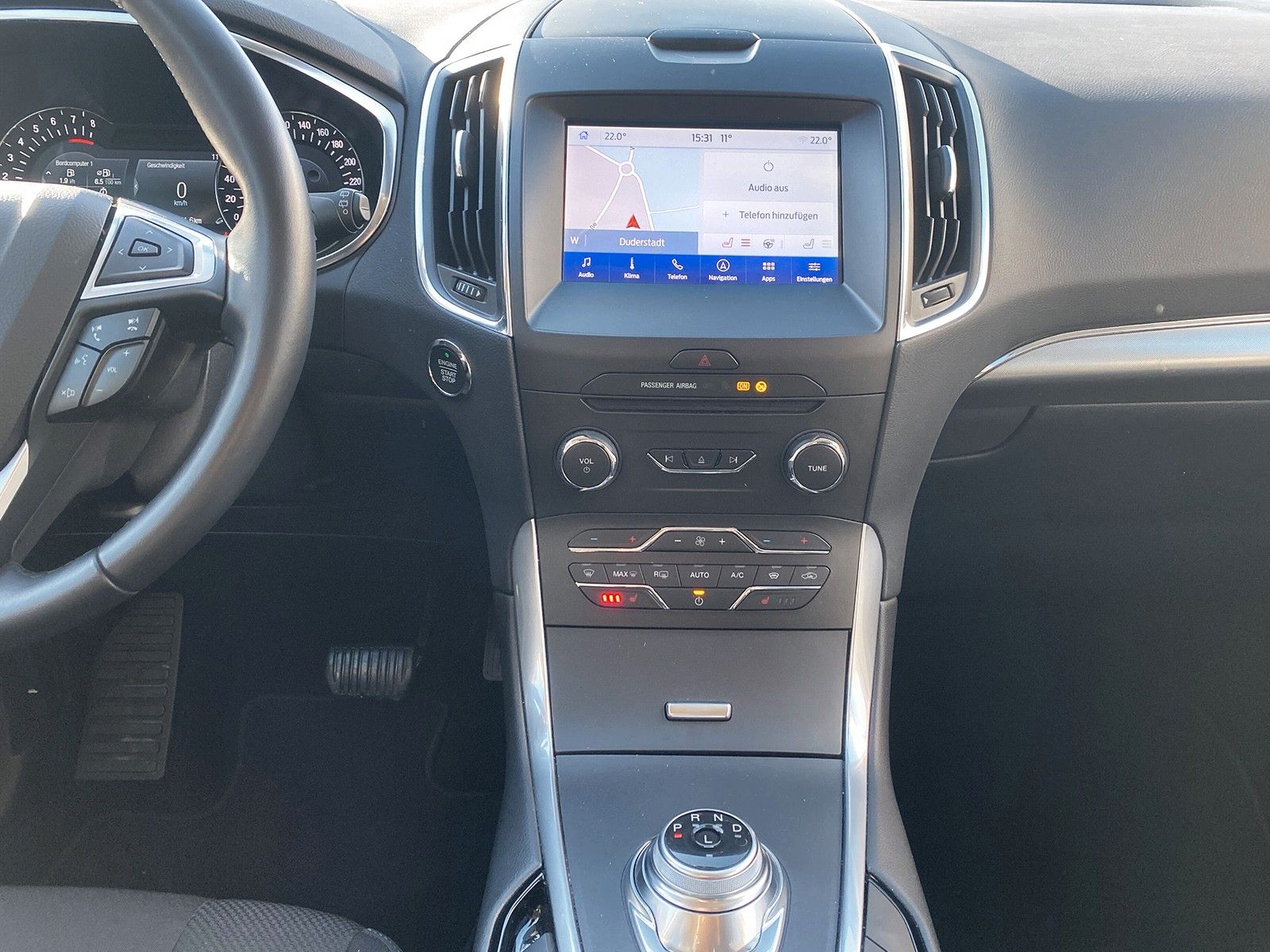 Fahrzeugabbildung Ford S-Max S-MAX Hybrid Titanium