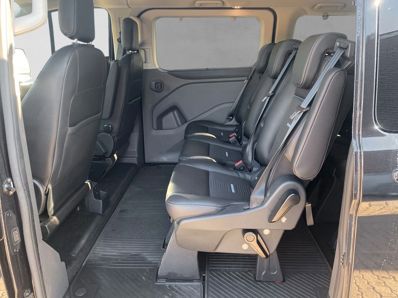 Fahrzeugabbildung Ford Tourneo Custom Active L1