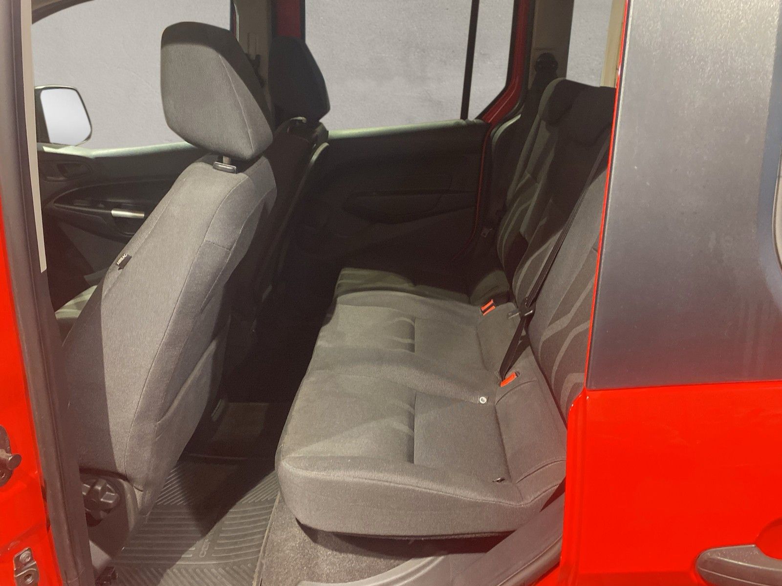 Fahrzeugabbildung Ford Transit Connect Kombi Trend
