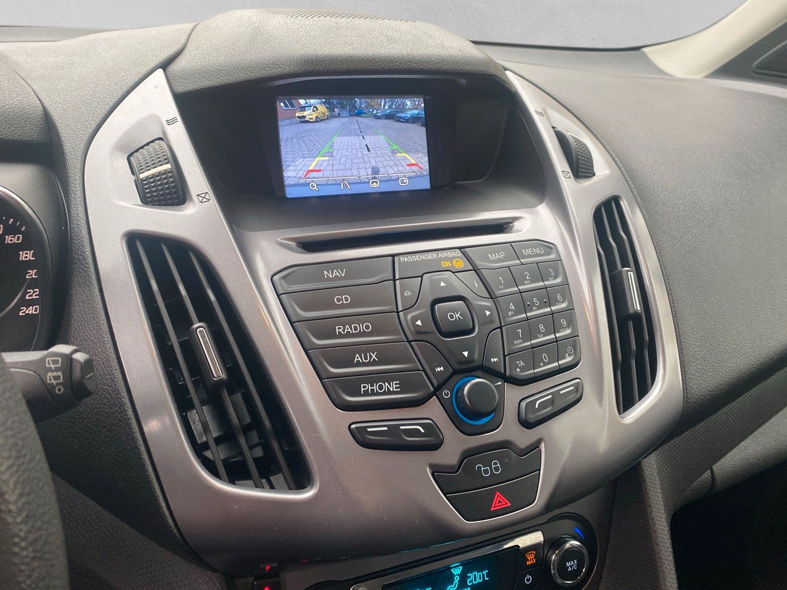 Fahrzeugabbildung Ford Transit Connect Kombi Trend