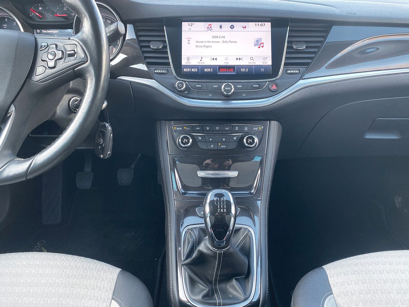 Fahrzeugabbildung Opel Astra K Lim. 5-trg. Innovation Start/Stop