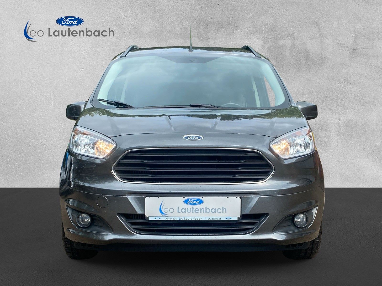 Fahrzeugabbildung Ford Tourneo Courier Titanium