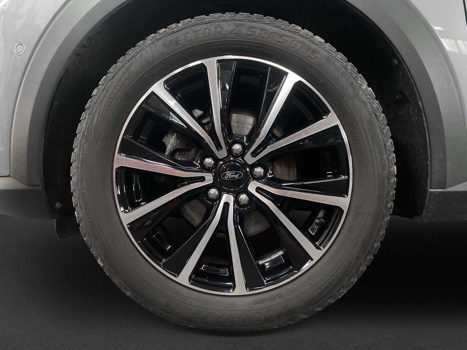 Fahrzeugabbildung Ford Puma Titanium Design