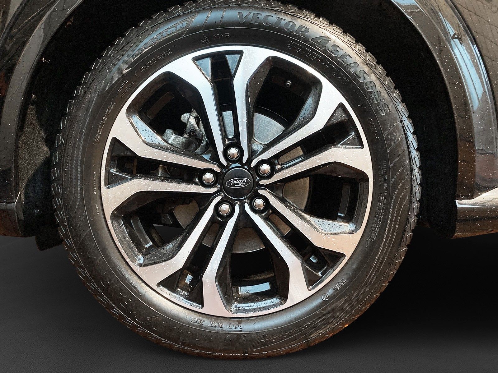 Fahrzeugabbildung Ford Puma ST-Line