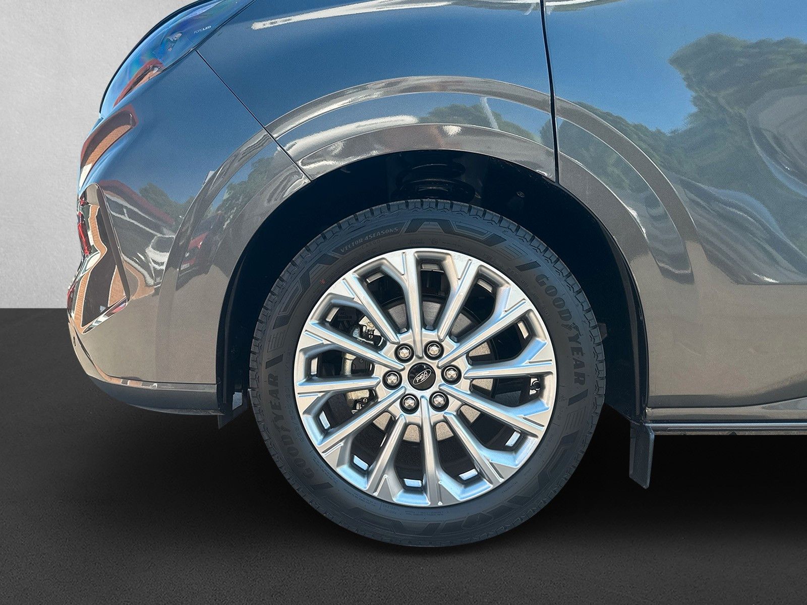 Fahrzeugabbildung Ford Nugget Titanium L1 mit PV Anlage/Techno 6