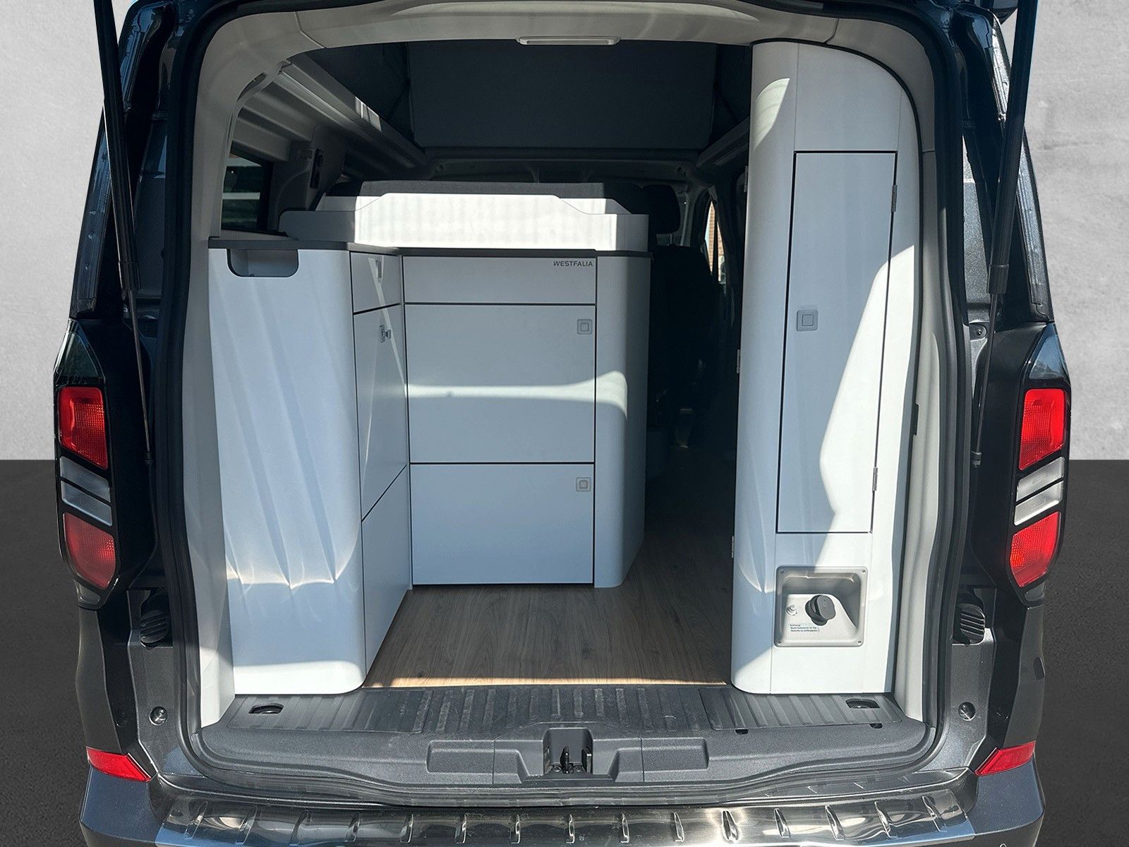 Fahrzeugabbildung Ford Nugget Titanium L1 mit PV Anlage/Techno 6