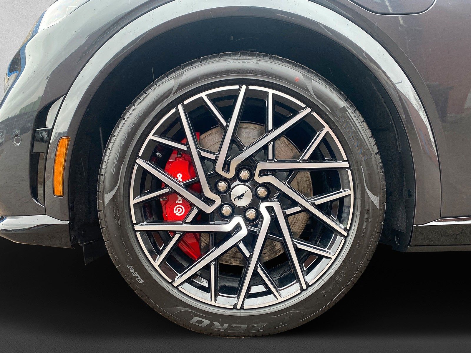 Fahrzeugabbildung Ford Mustang Mach-E GT AWD