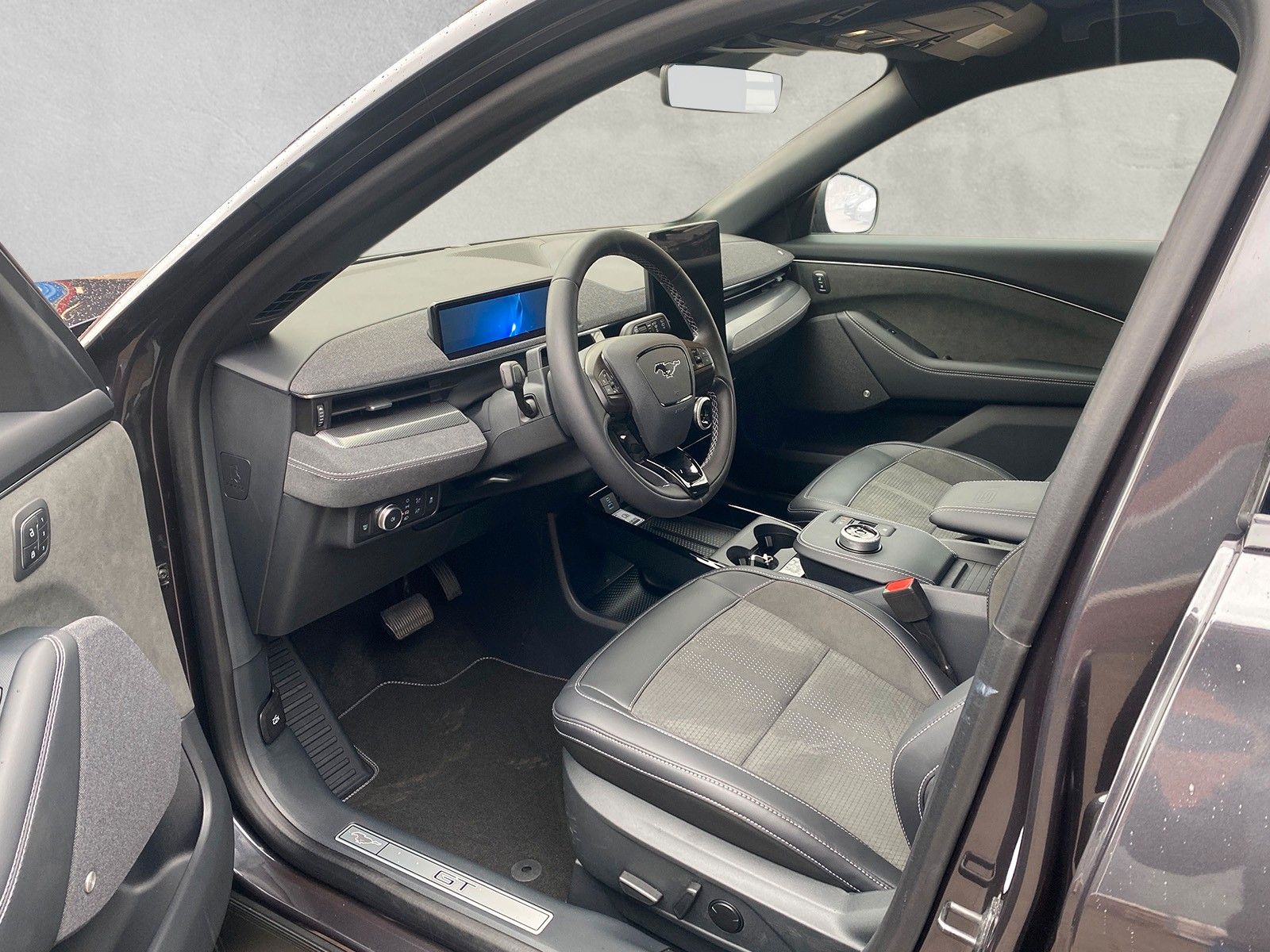 Fahrzeugabbildung Ford Mustang Mach-E GT AWD