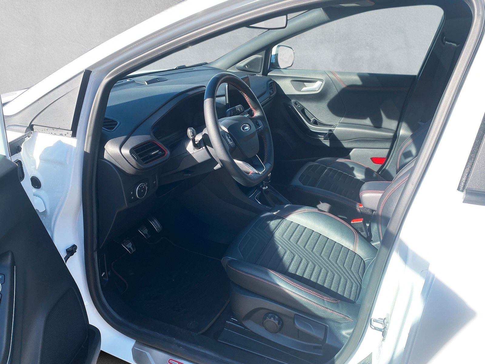 Fahrzeugabbildung Ford Puma Hybrid ST-Line X