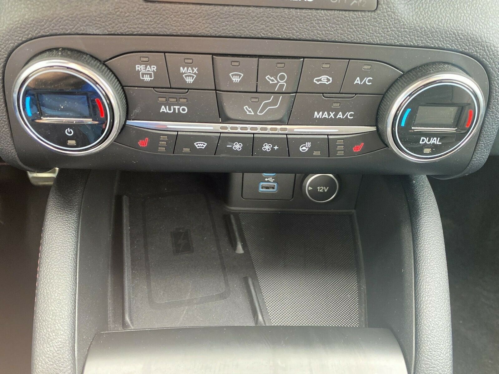 Fahrzeugabbildung Ford Kuga ST-Line X 2x4