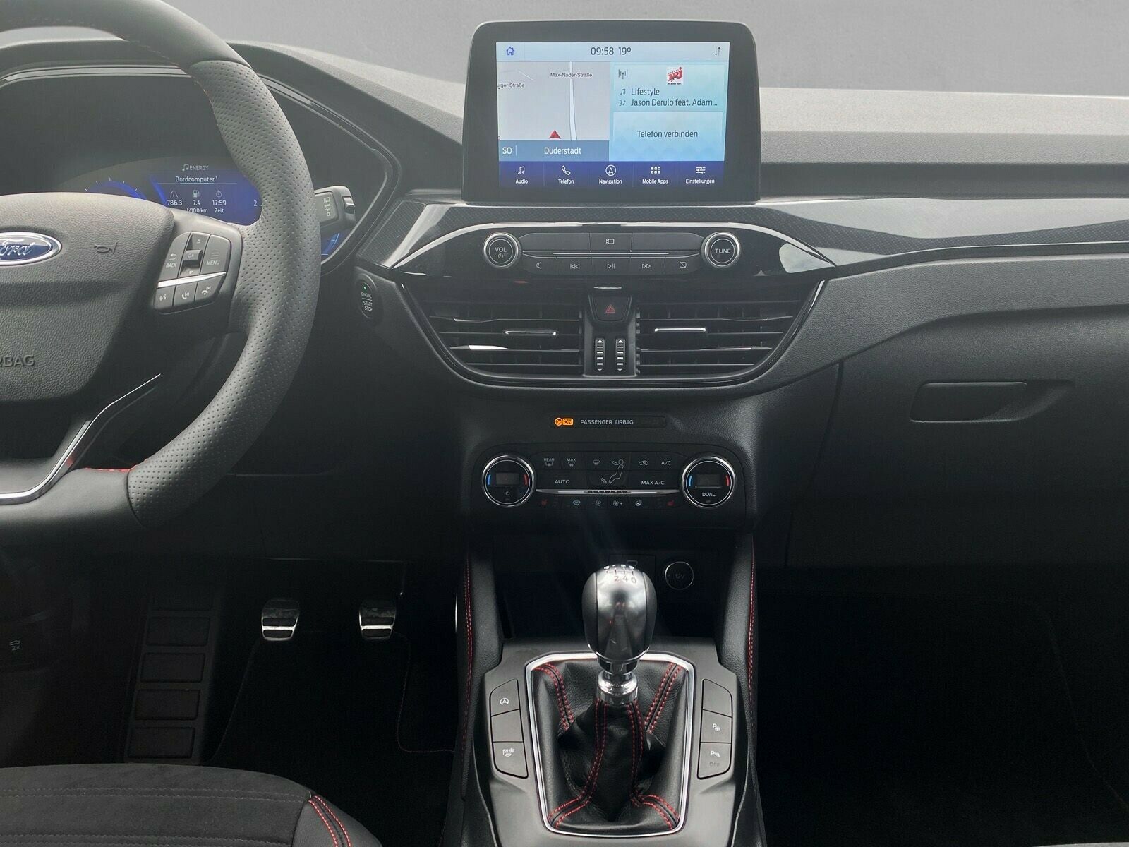 Fahrzeugabbildung Ford Kuga ST-Line X 2x4