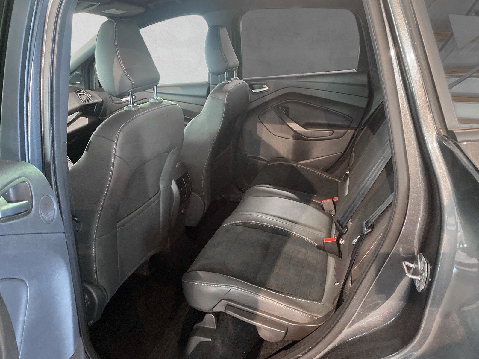 Fahrzeugabbildung Ford Kuga ST-Line 2x4