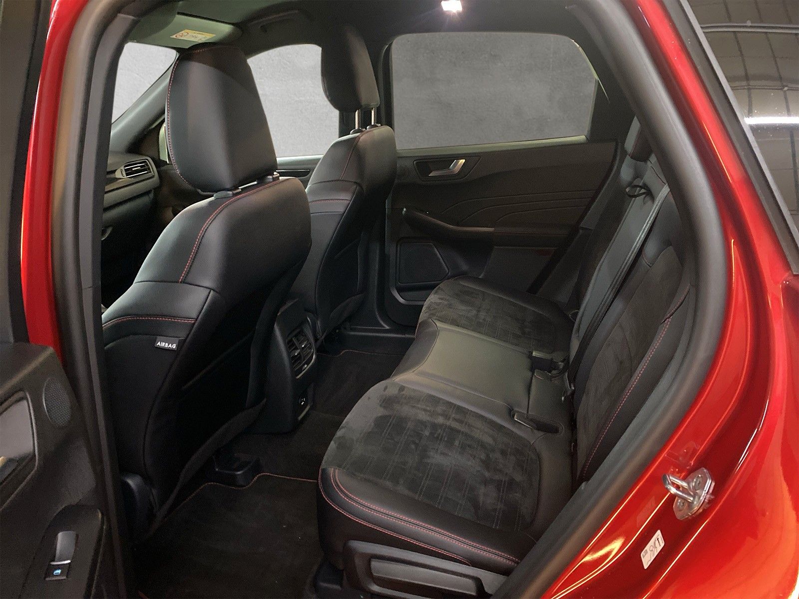 Fahrzeugabbildung Ford Kuga Plug-In Hybrid ST-Line X