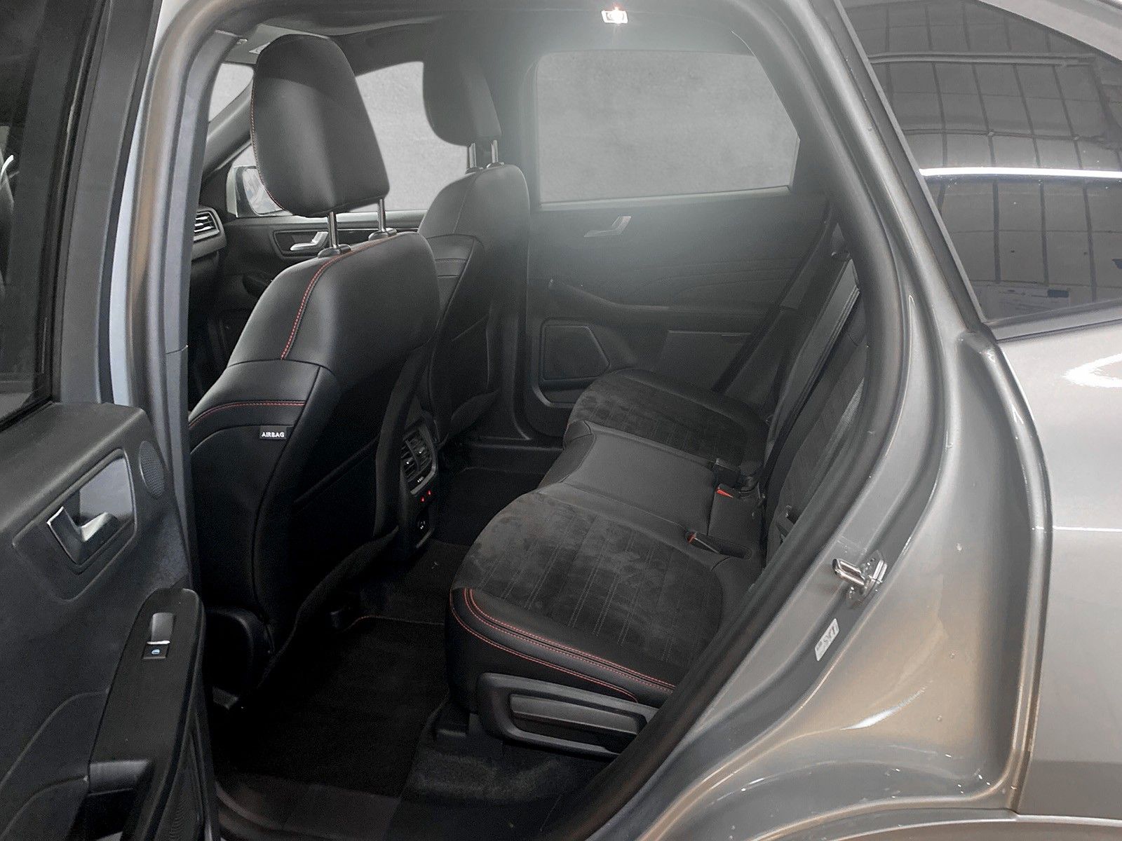 Fahrzeugabbildung Ford Kuga Plug-In Hybrid ST-Line X