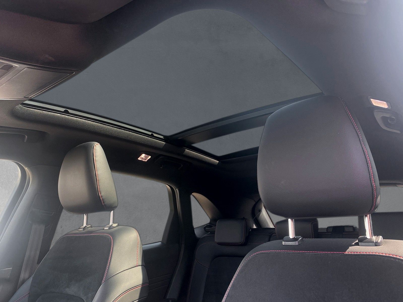 Fahrzeugabbildung Ford Kuga Plug-In Hybrid ST-Line X