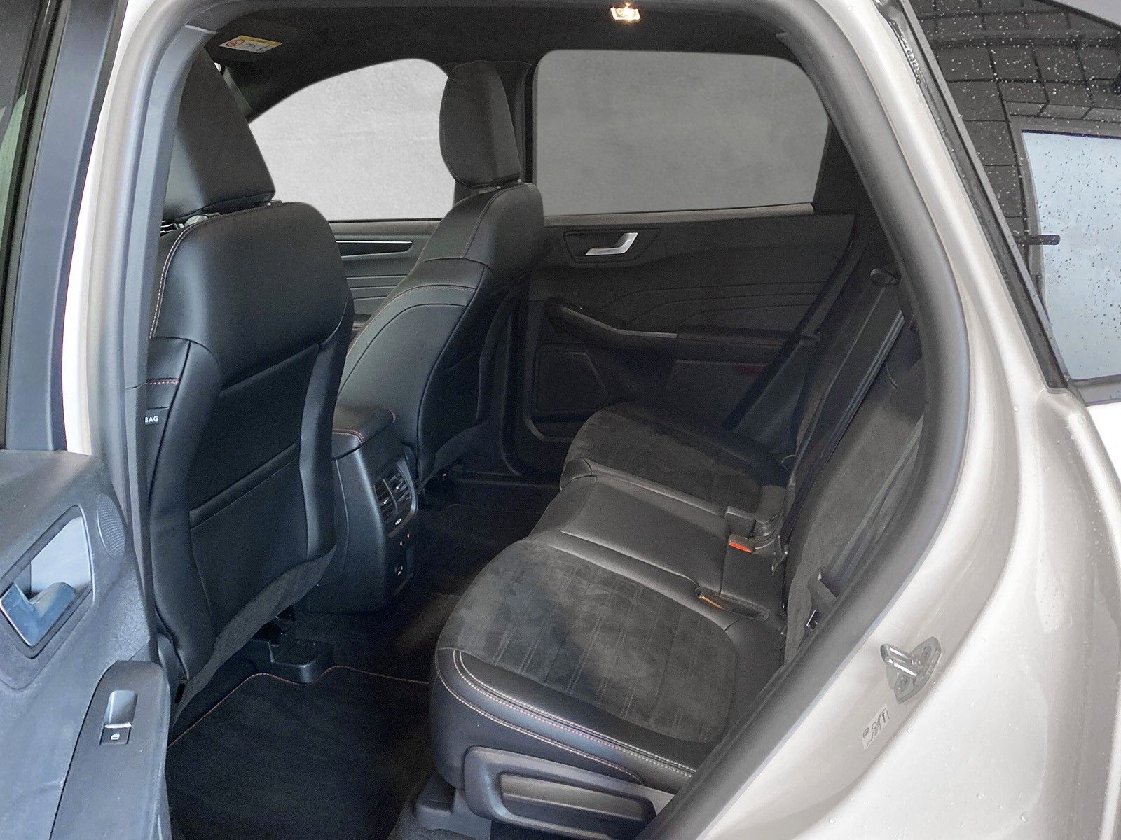 Fahrzeugabbildung Ford Kuga Plug-In Hybrid ST-Line X