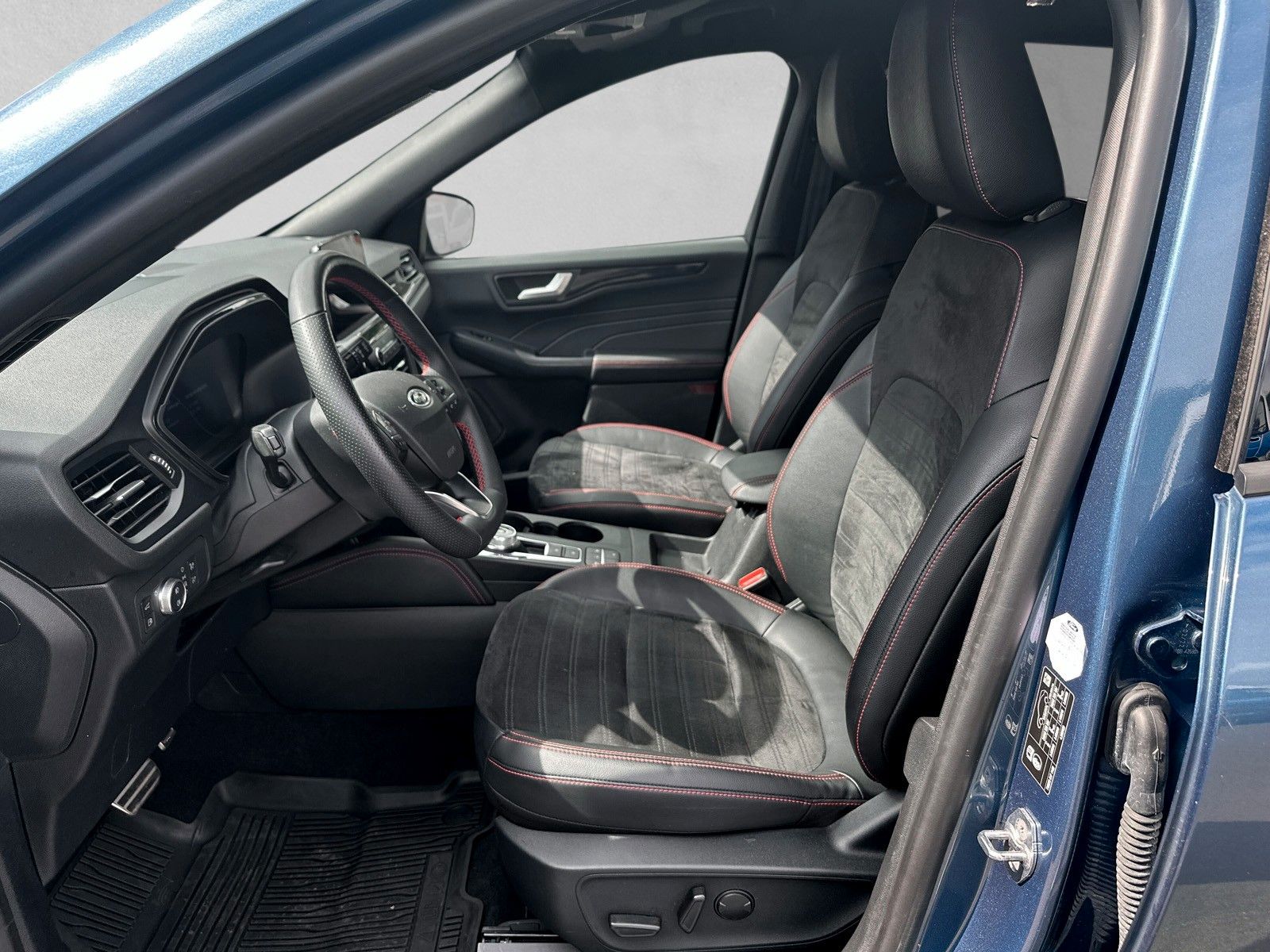 Fahrzeugabbildung Ford Kuga Plug-In Hybrid ST-Line X