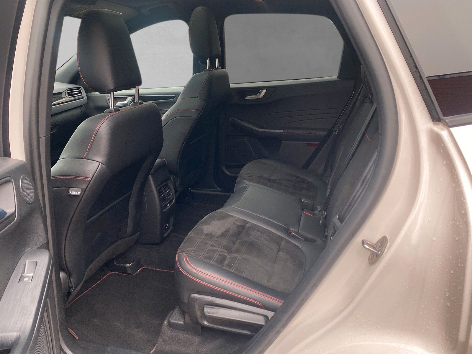 Fahrzeugabbildung Ford Kuga Plug-In Hybrid ST-Line X