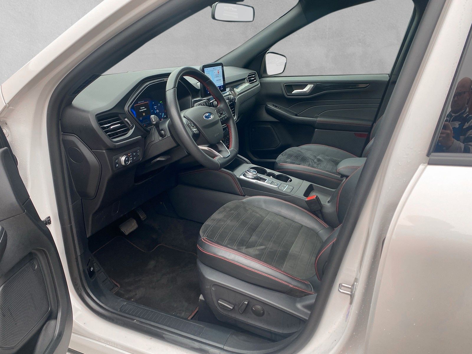 Fahrzeugabbildung Ford Kuga Plug-In Hybrid ST-Line X