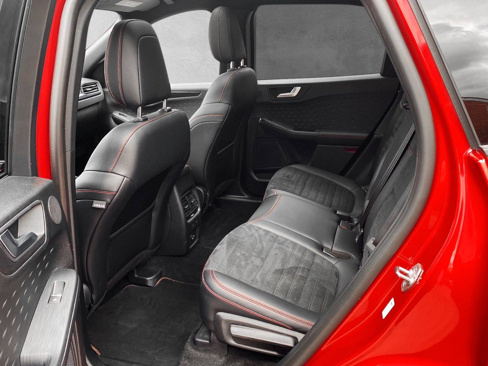 Fahrzeugabbildung Ford Kuga Plug-In Hybrid ST-Line X