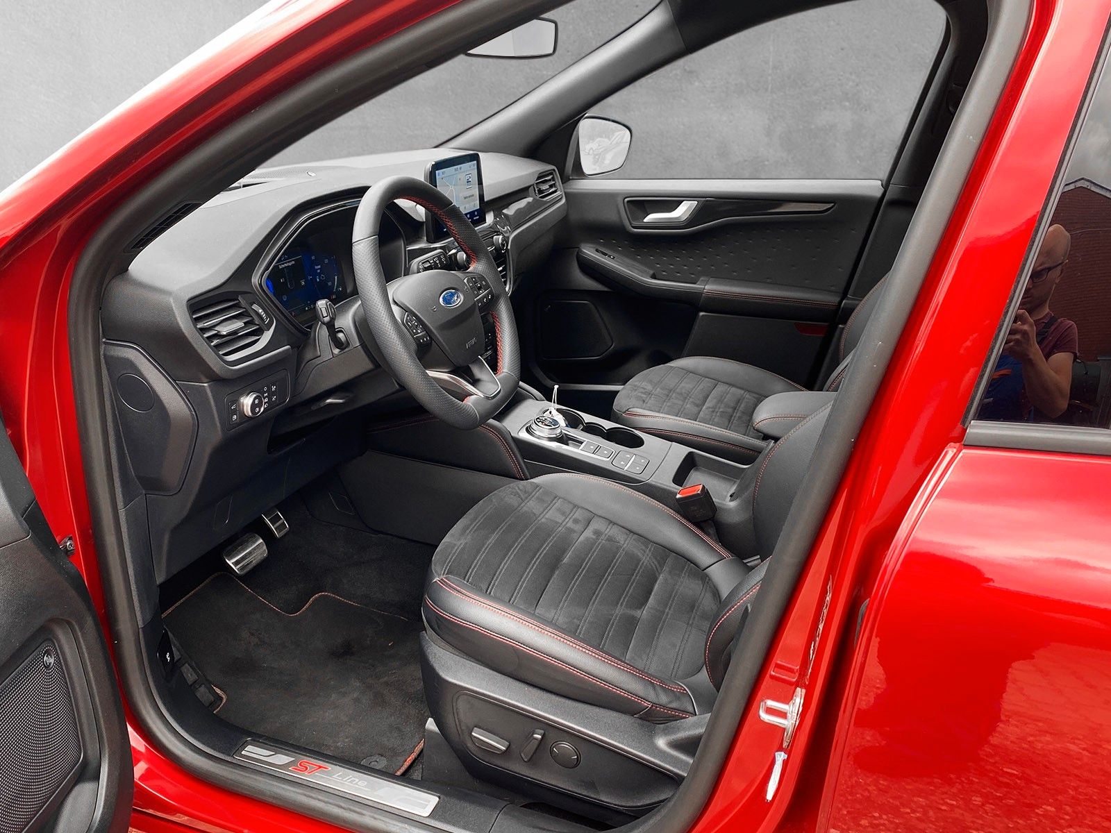 Fahrzeugabbildung Ford Kuga Plug-In Hybrid ST-Line X