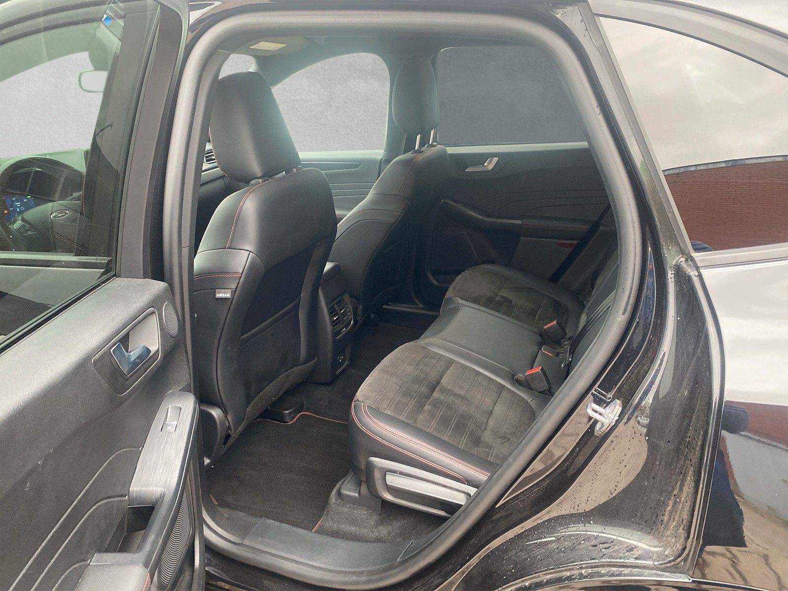 Fahrzeugabbildung Ford Kuga Plug-In Hybrid ST-Line X