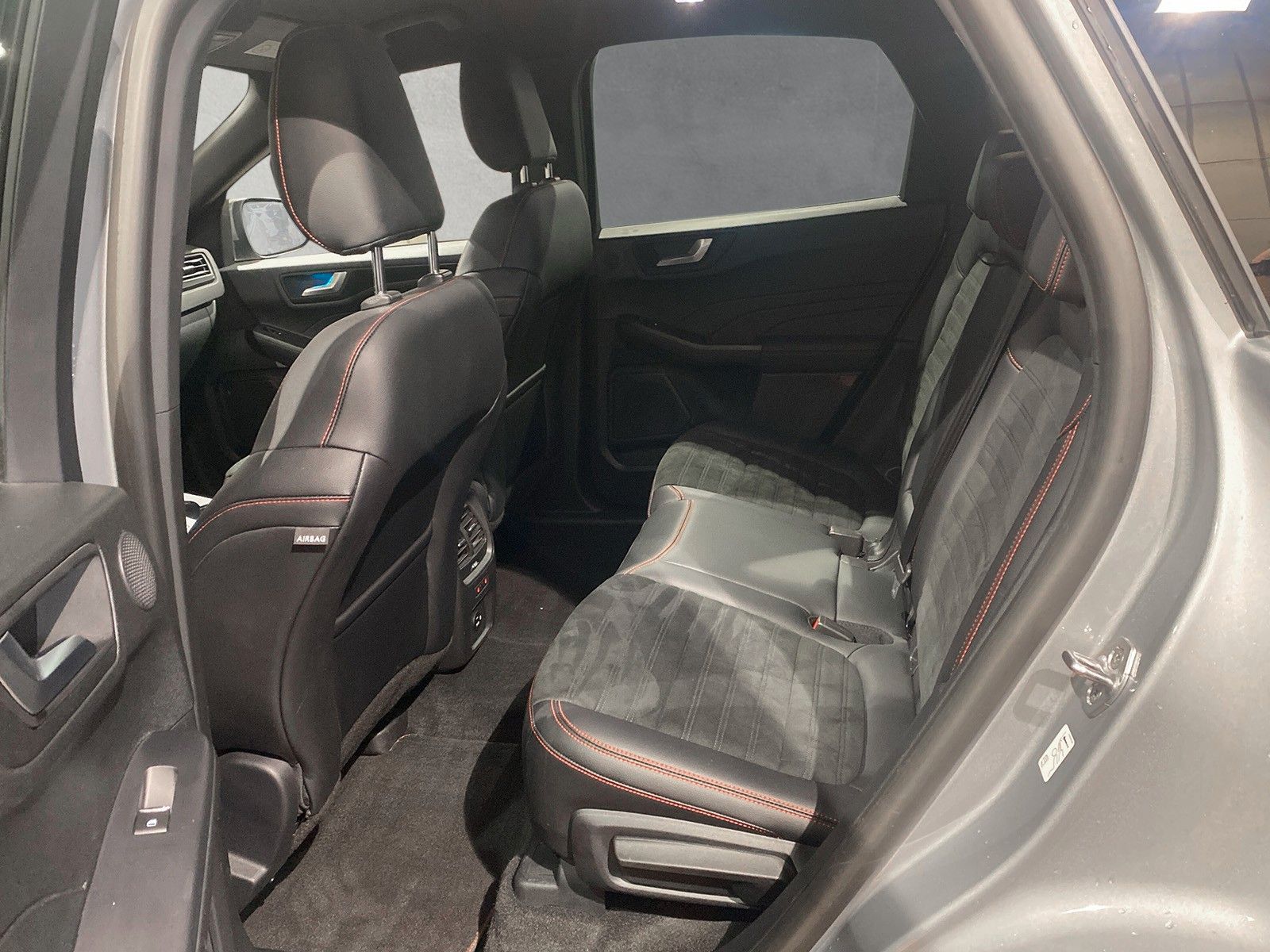 Fahrzeugabbildung Ford Kuga Plug-In Hybrid ST-Line X