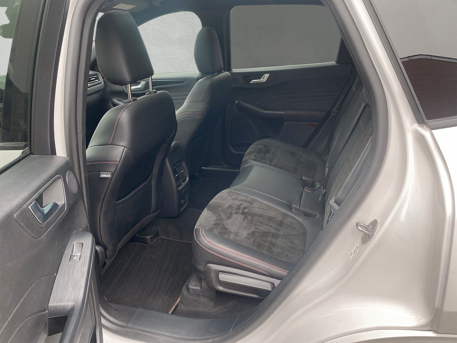 Fahrzeugabbildung Ford Kuga Plug-In Hybrid ST-Line X