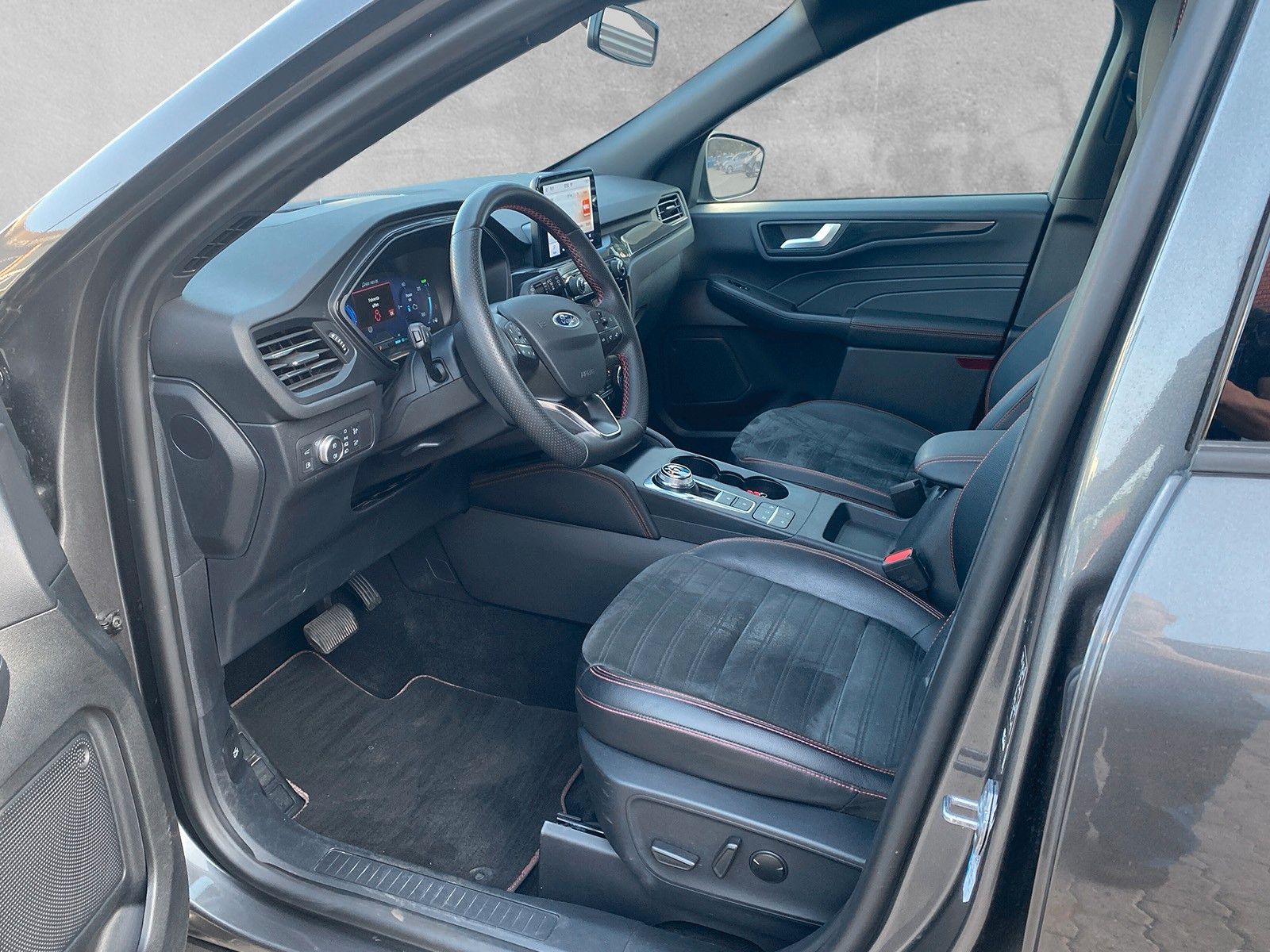 Fahrzeugabbildung Ford Kuga Plug-In Hybrid ST-Line X