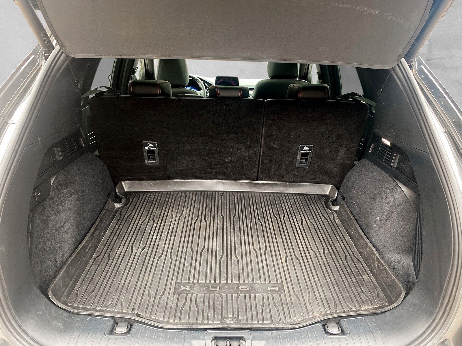 Fahrzeugabbildung Ford Kuga Hybrid ST-Line X  4x4