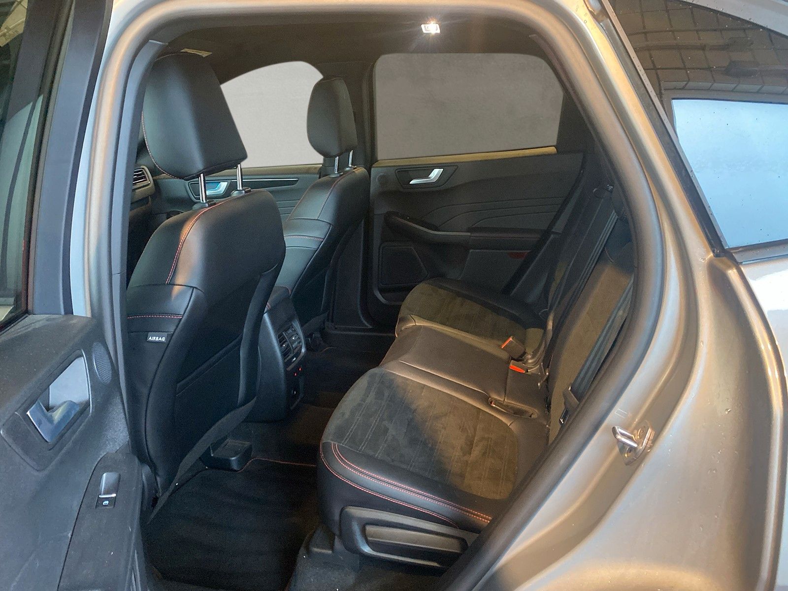 Fahrzeugabbildung Ford Kuga Hybrid ST-Line X